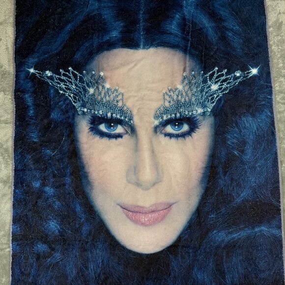 Cher Dressed To Kill Tour 2014 Beach Towel 57x27 USA Collectible - Picture 2 of 5
